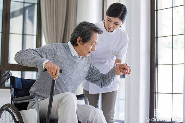 老人护理简介 老人护理服务介绍